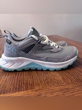 KEEN Hightrail Waterproof Hiking Shoe for Women - Light Gray with Mint ~ Size 7